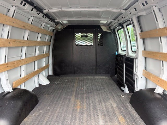 Used 2025 GMC Savana 2500 w/ Driver Convenience Package RWD image 9