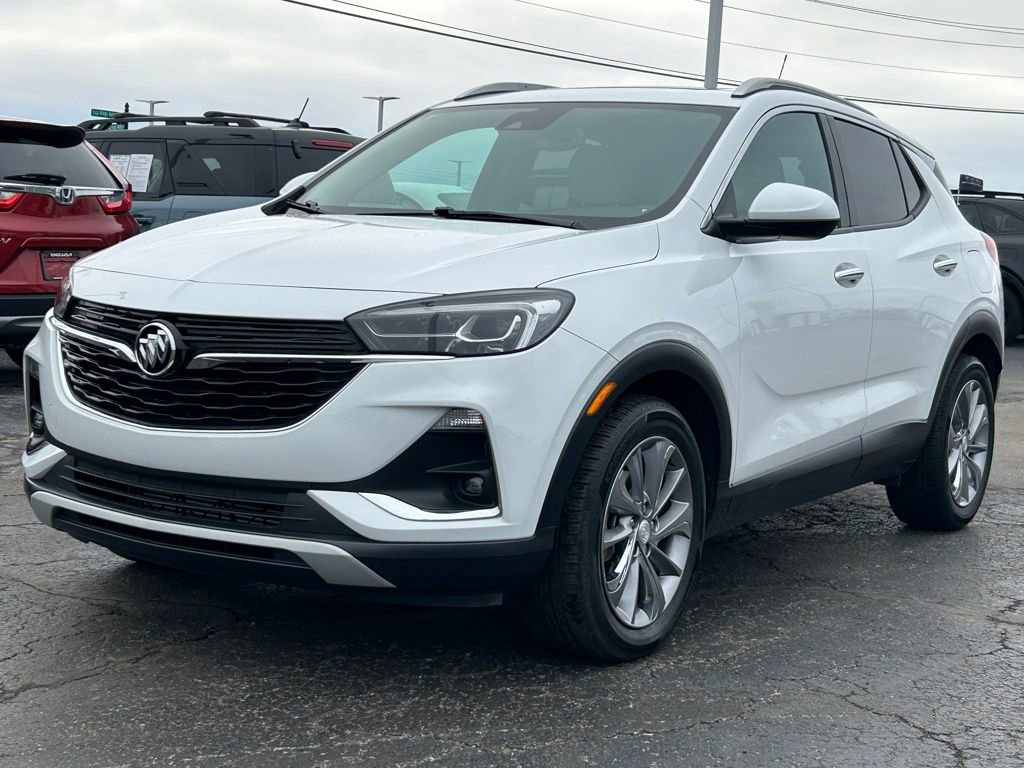 Used 2023 Buick Encore GX Essence w/ Experience Buick Package image 3