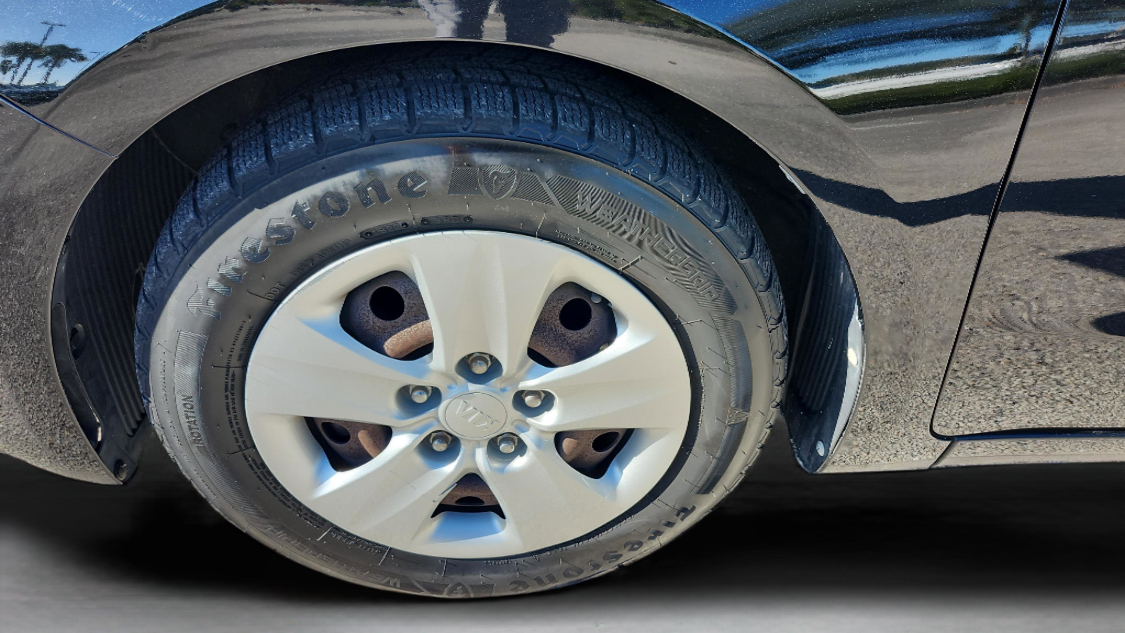 Used 2017 Kia Forte LX image 39