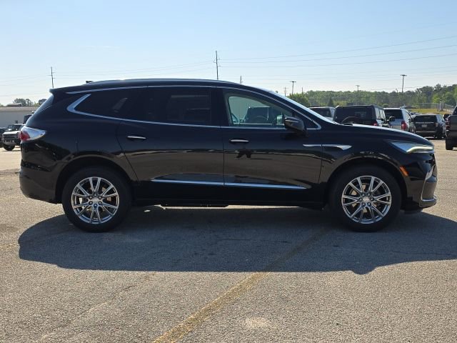 Used 2022 Buick Enclave Essence w/ Experience Buick Package FWD image 6