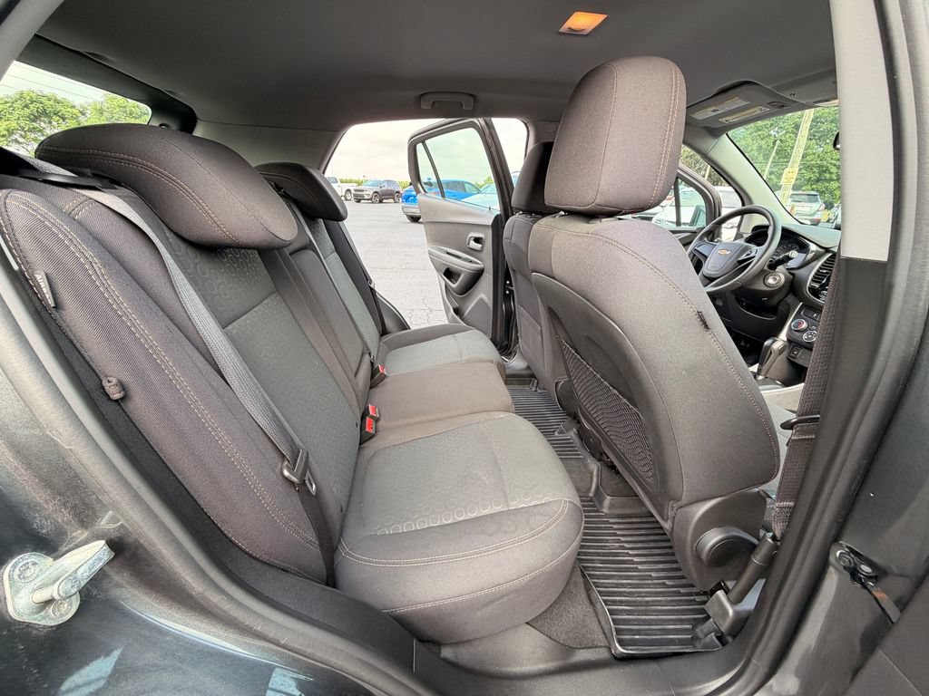 Used 2020 Chevrolet Trax LS FWD image 26