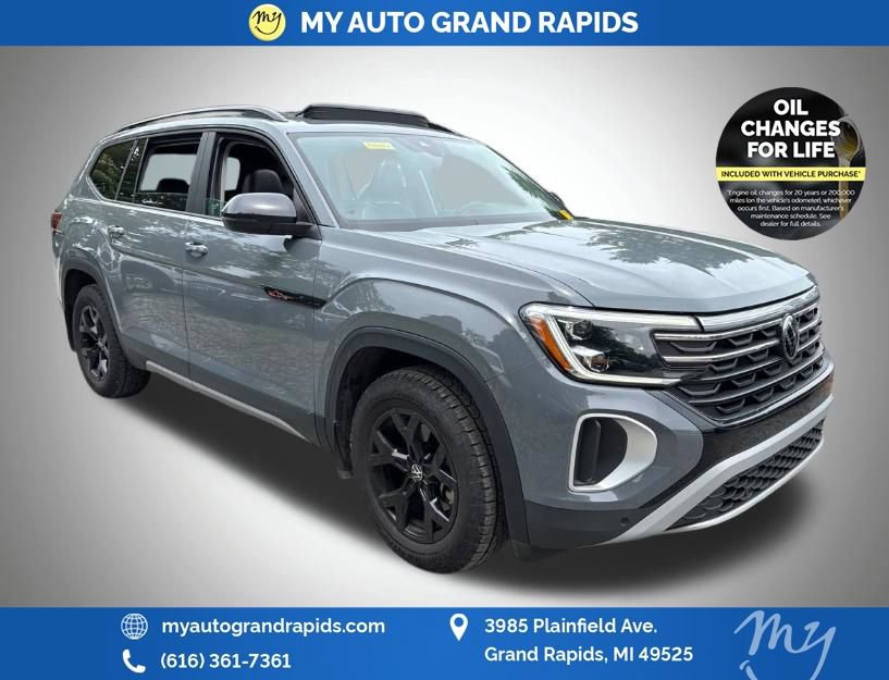 Used 2024 Volkswagen Atlas Peak Edition SEL AWD/4WD image 1