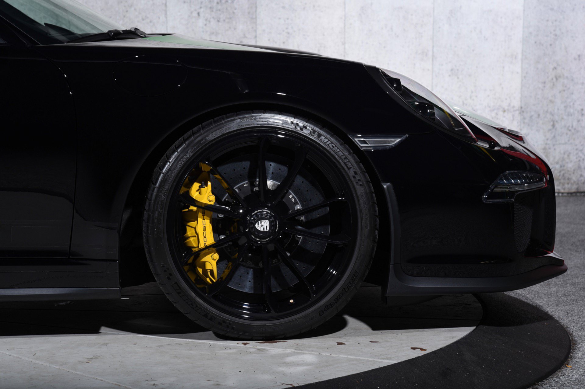 Used 2016 Porsche 911 R RWD image 40