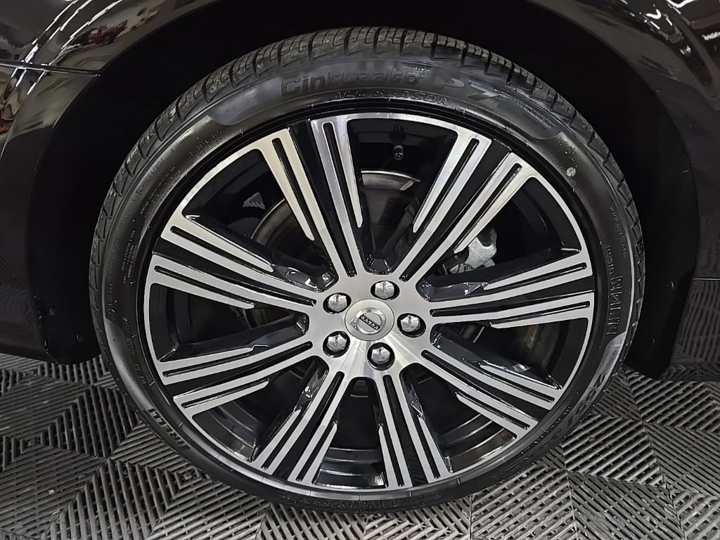 Used 2025 Volvo S90 B6 Plus AWD/4WD image 14