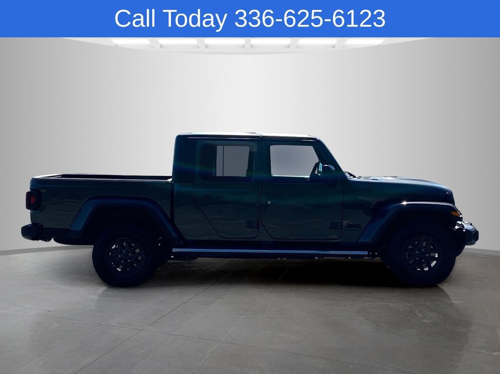 New 2025 Jeep Gladiator Sport AWD/4WD image 6