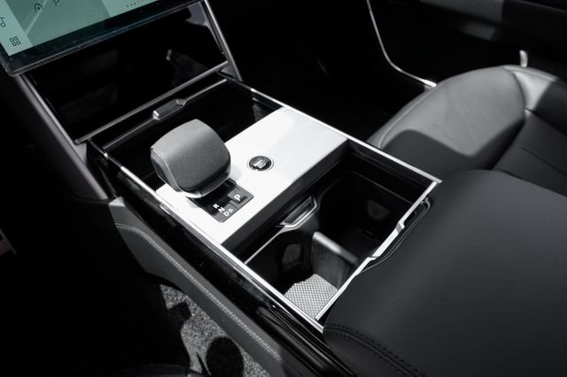 New 2026 Land Rover Range Rover SE AWD/4WD image 28