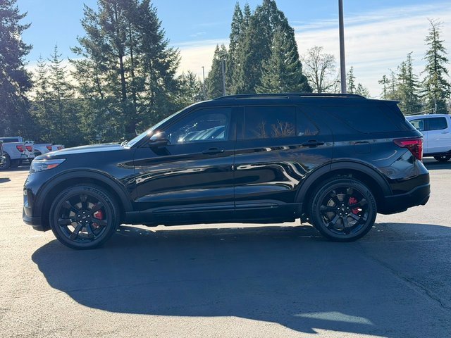 Used 2020 Ford Explorer ST w/ ST Street Pack image 6