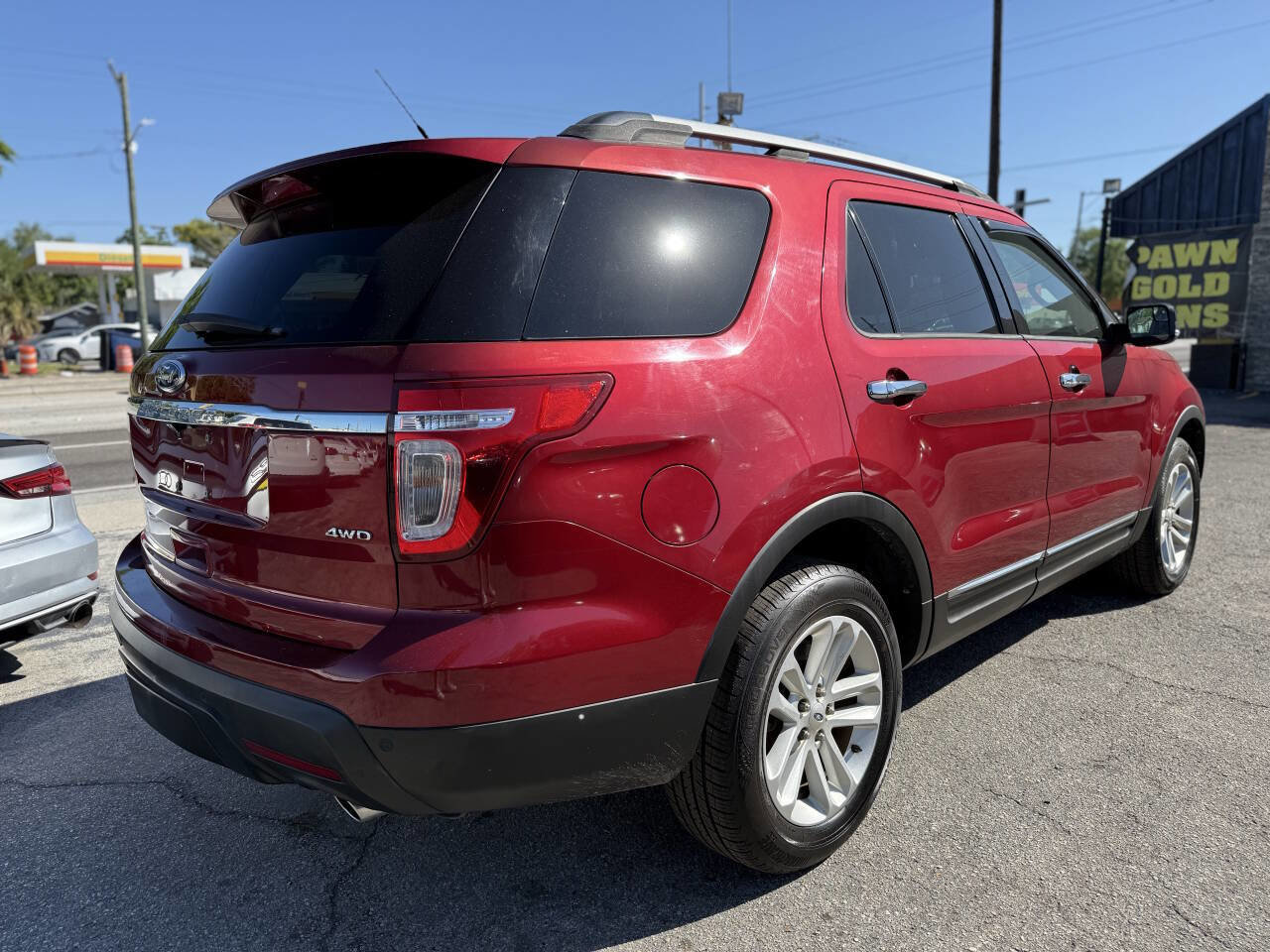 Used 2013 Ford Explorer XLT AWD/4WD image 7