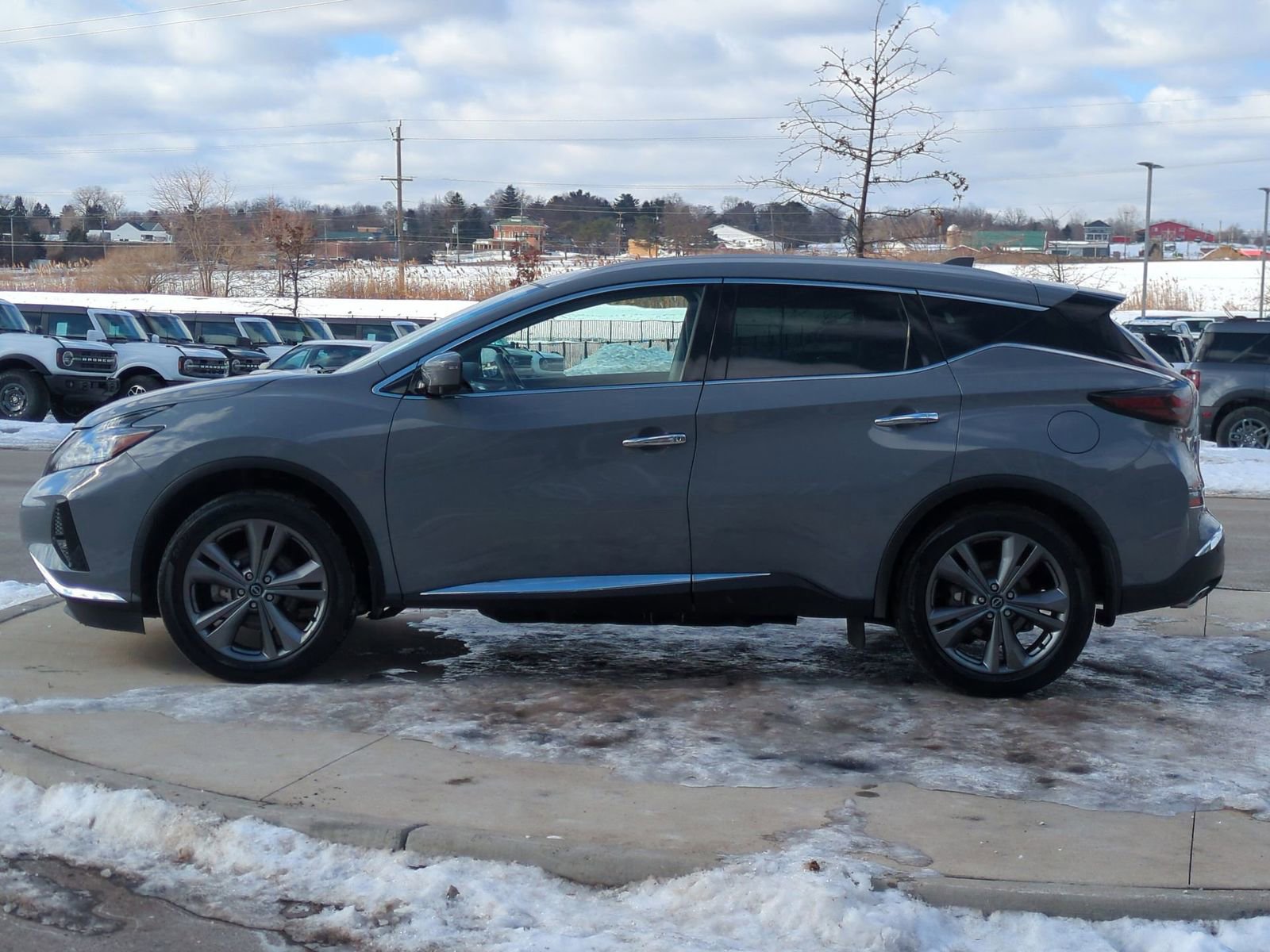 Used 2023 Nissan Murano Platinum image 3