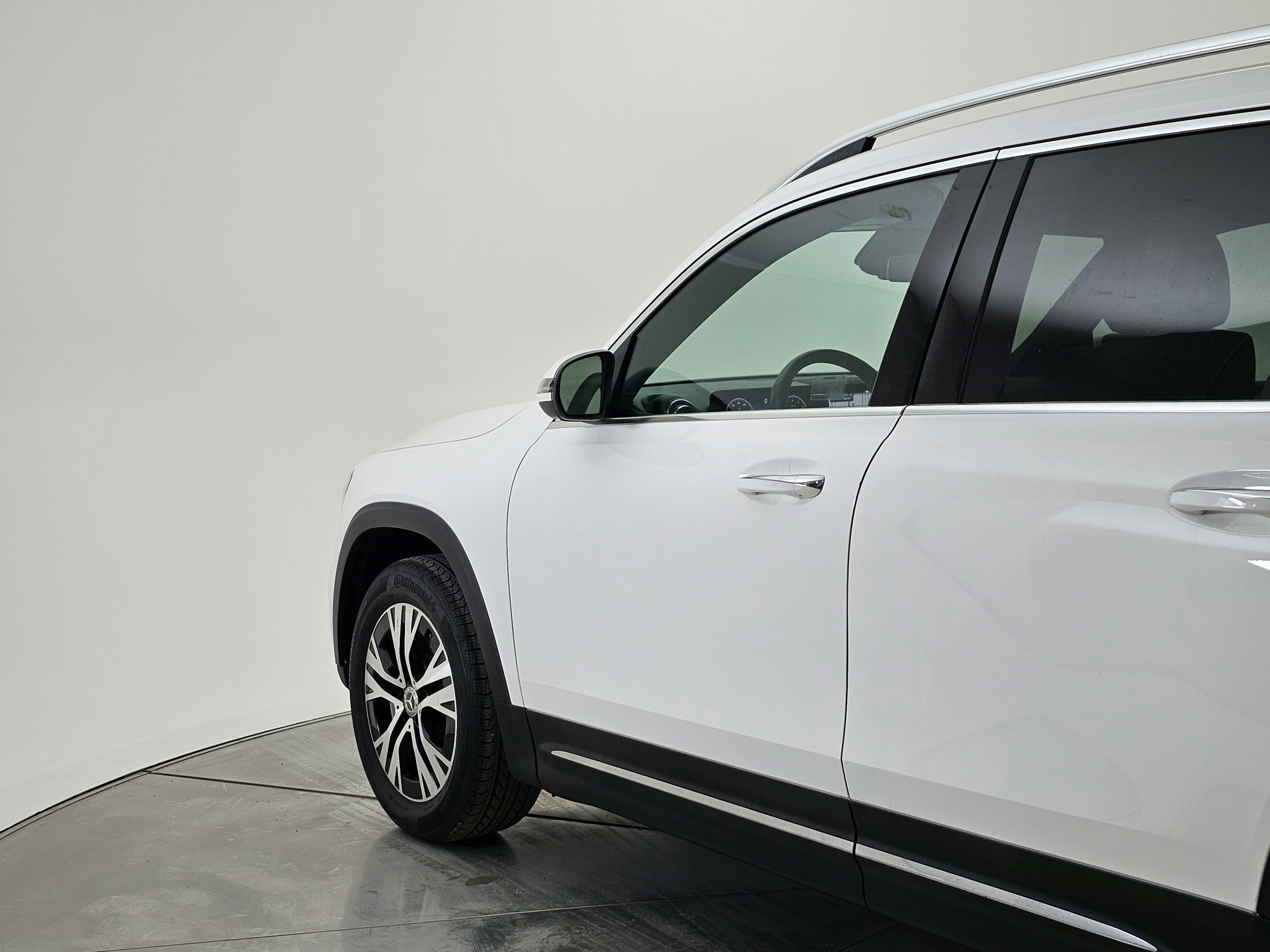 Used 2025 Mercedes-Benz GLB 250 image 13