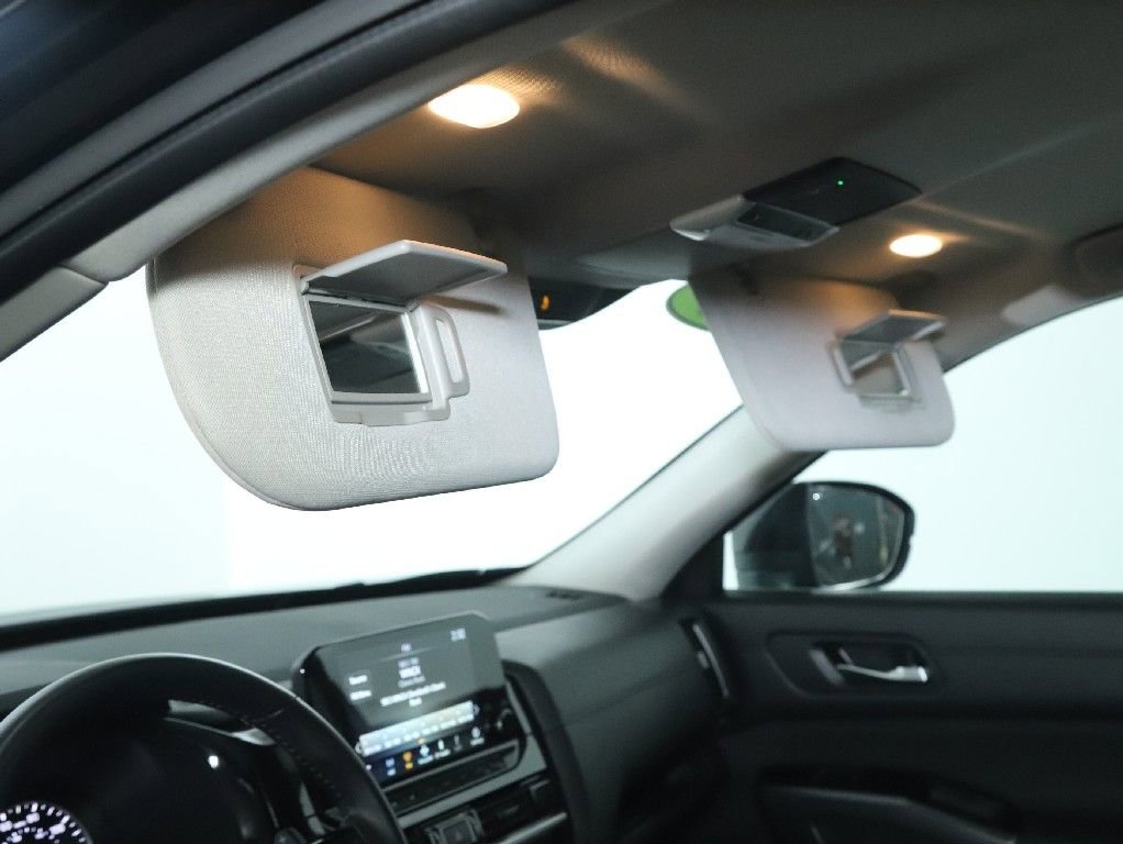 Certified 2025 Nissan Pathfinder SL image 21