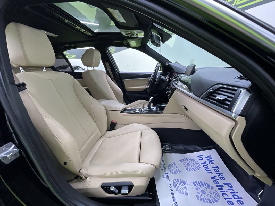 Used 2018 BMW 330e w/ Convenience Package RWD image 29