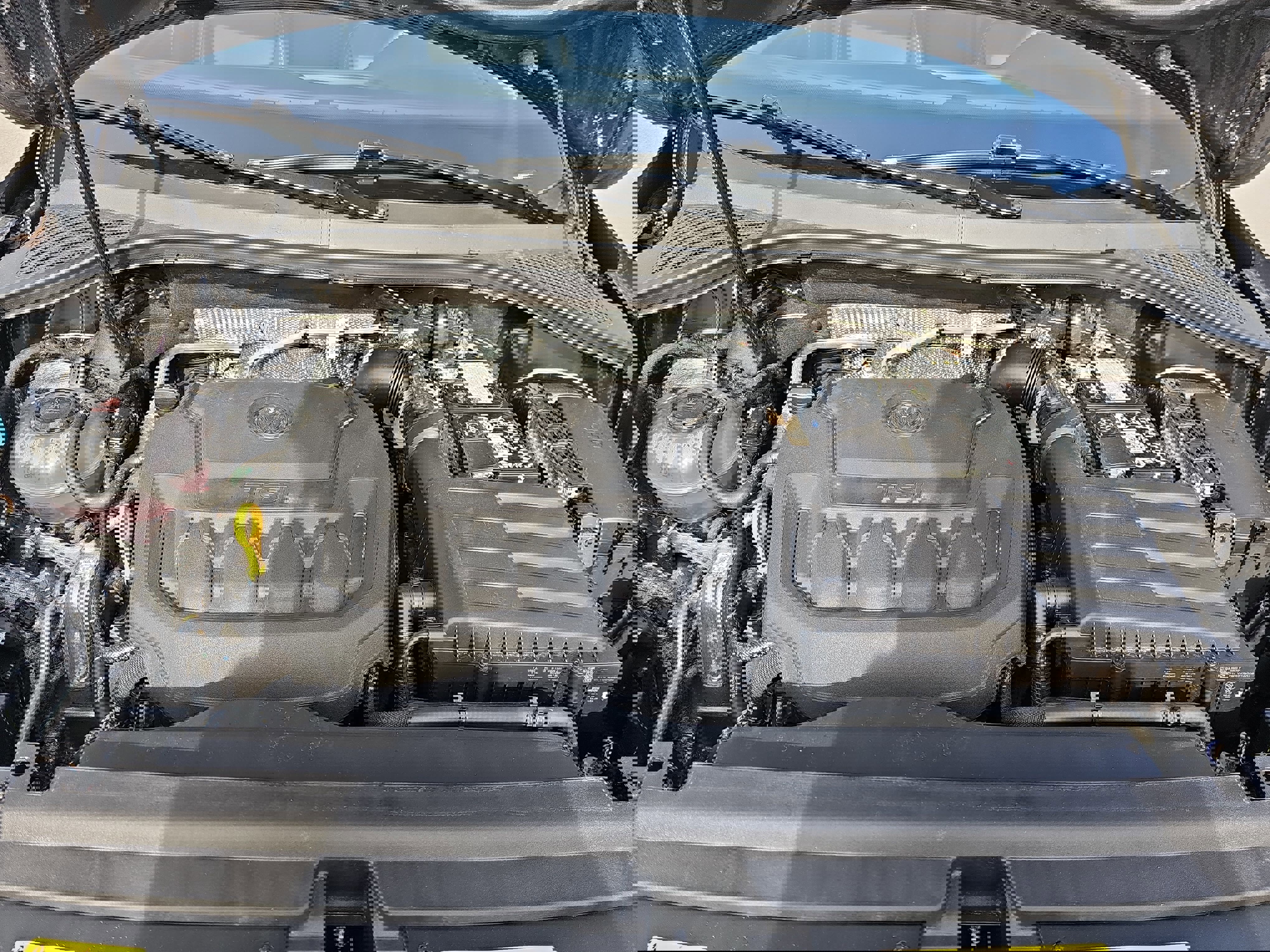 Used 2024 Volkswagen Tiguan SE R-Line image 30