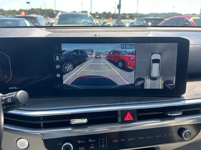 Used 2025 Kia Sorento SX AWD/4WD image 23