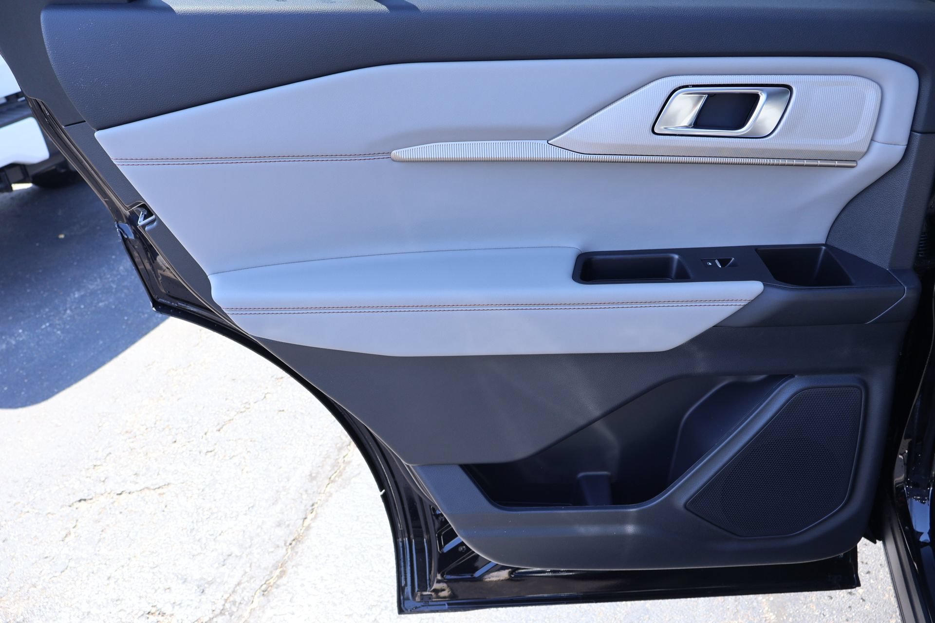 New 2026 Ford Explorer Active w/ Active Comfort Package RWD image 18