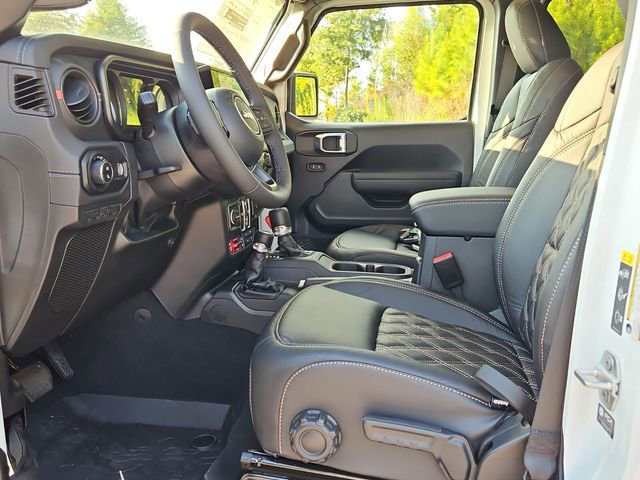 New 2025 Jeep Gladiator Rubicon w/ Convenience Group image 9