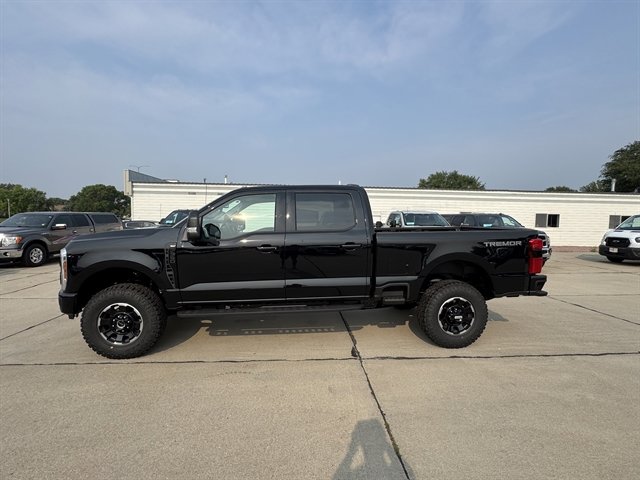 New 2025 Ford F350 XLT w/ Black Appearance Package image 8