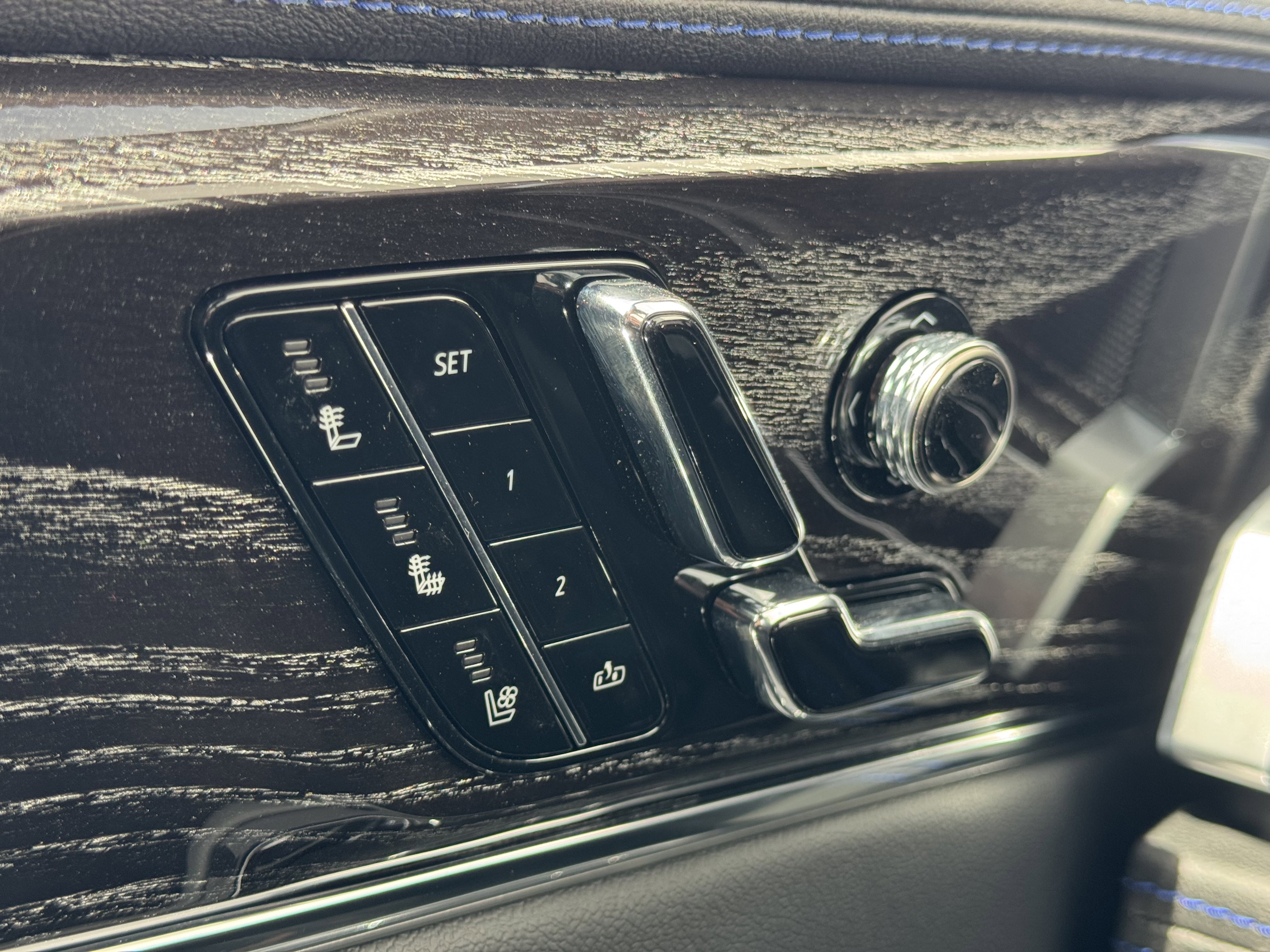 New 2025 Cadillac Escalade IQ Sport 1 w/ Smart Trailering package image 30