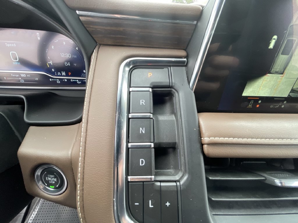 Used 2024 Chevrolet Suburban High Country w/ Advanced Technology Package AWD/4WD image 16