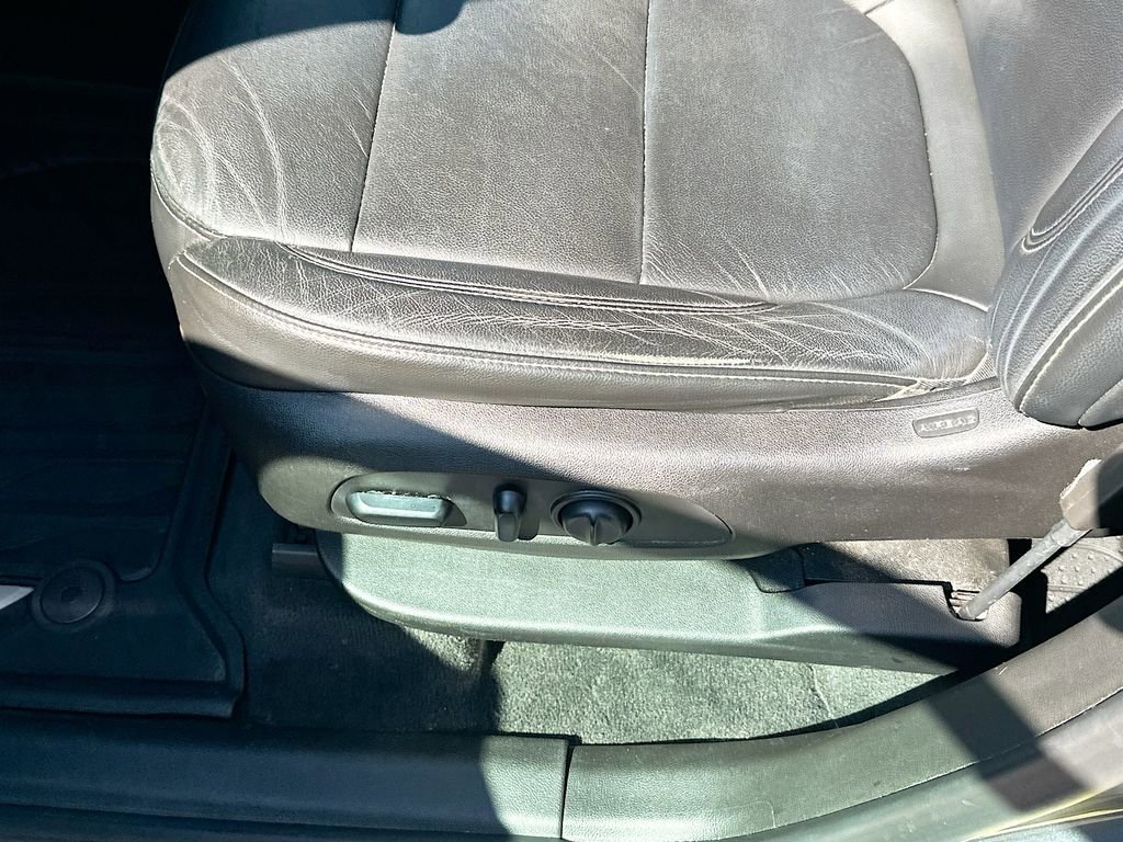 Used 2019 Chevrolet Traverse RS w/ LPO, Floor Liner Package FWD image 9