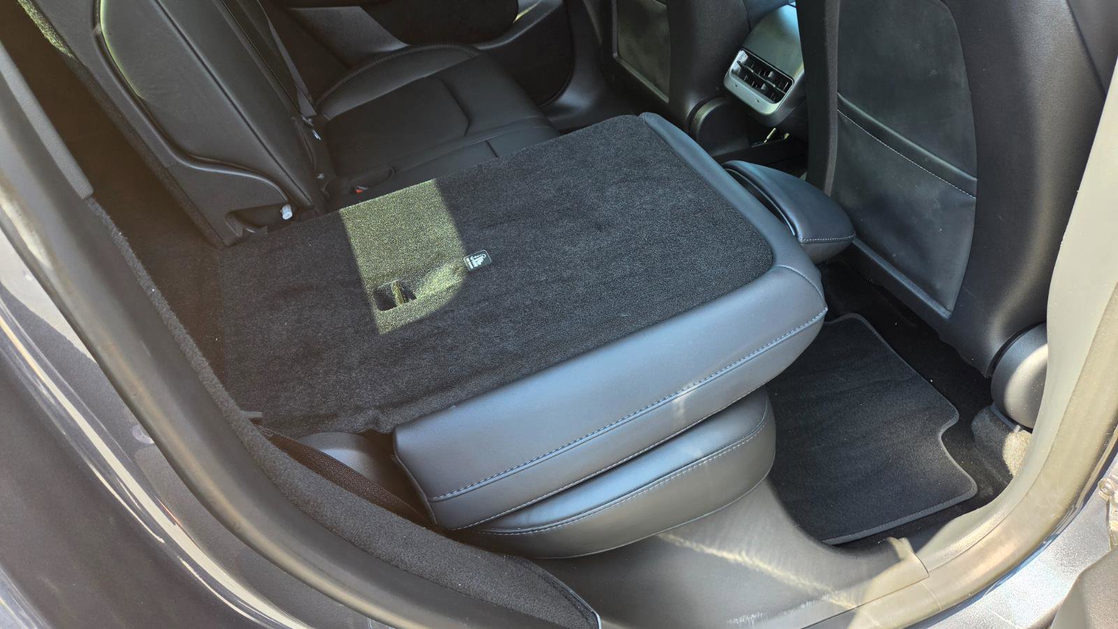 Used 2023 Tesla Model Y Long Range image 54