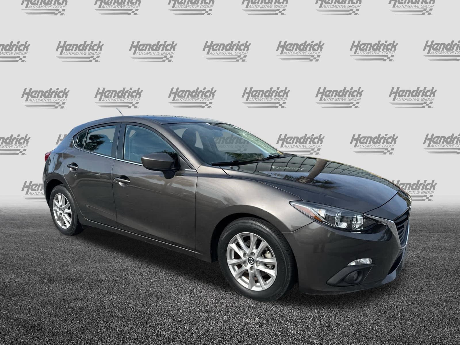 Used 2016 MAZDA MAZDA3 i Touring FWD image 2