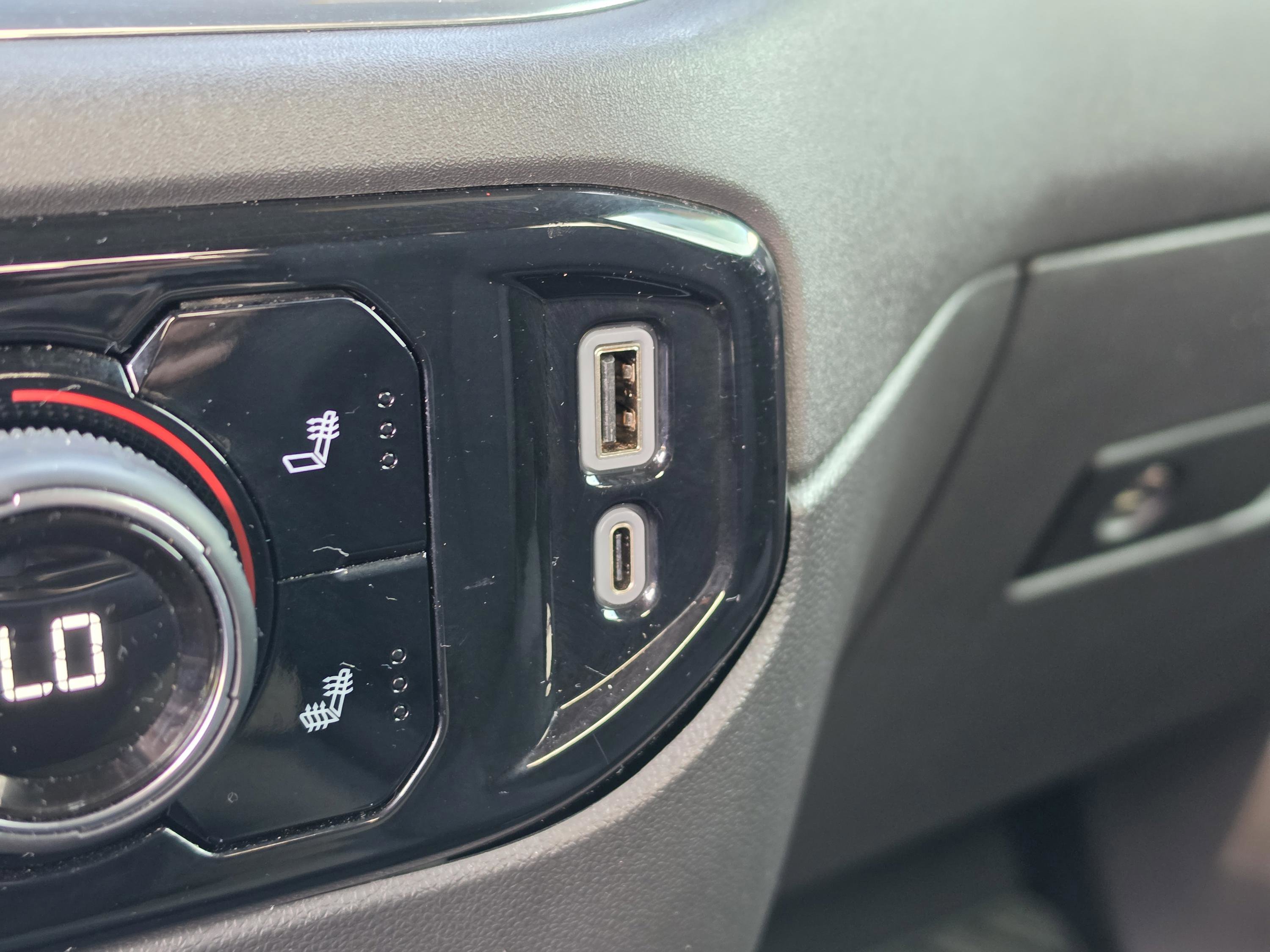 Used 2024 Chevrolet Silverado 1500 LT image 25