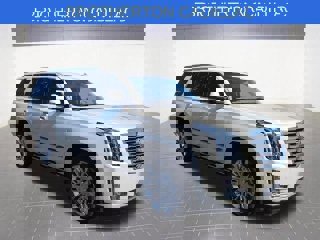 Used 2015 Cadillac Escalade Platinum image 3