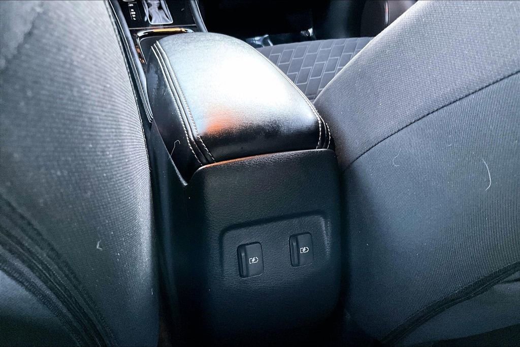 Used 2023 Nissan Kicks SR image 10