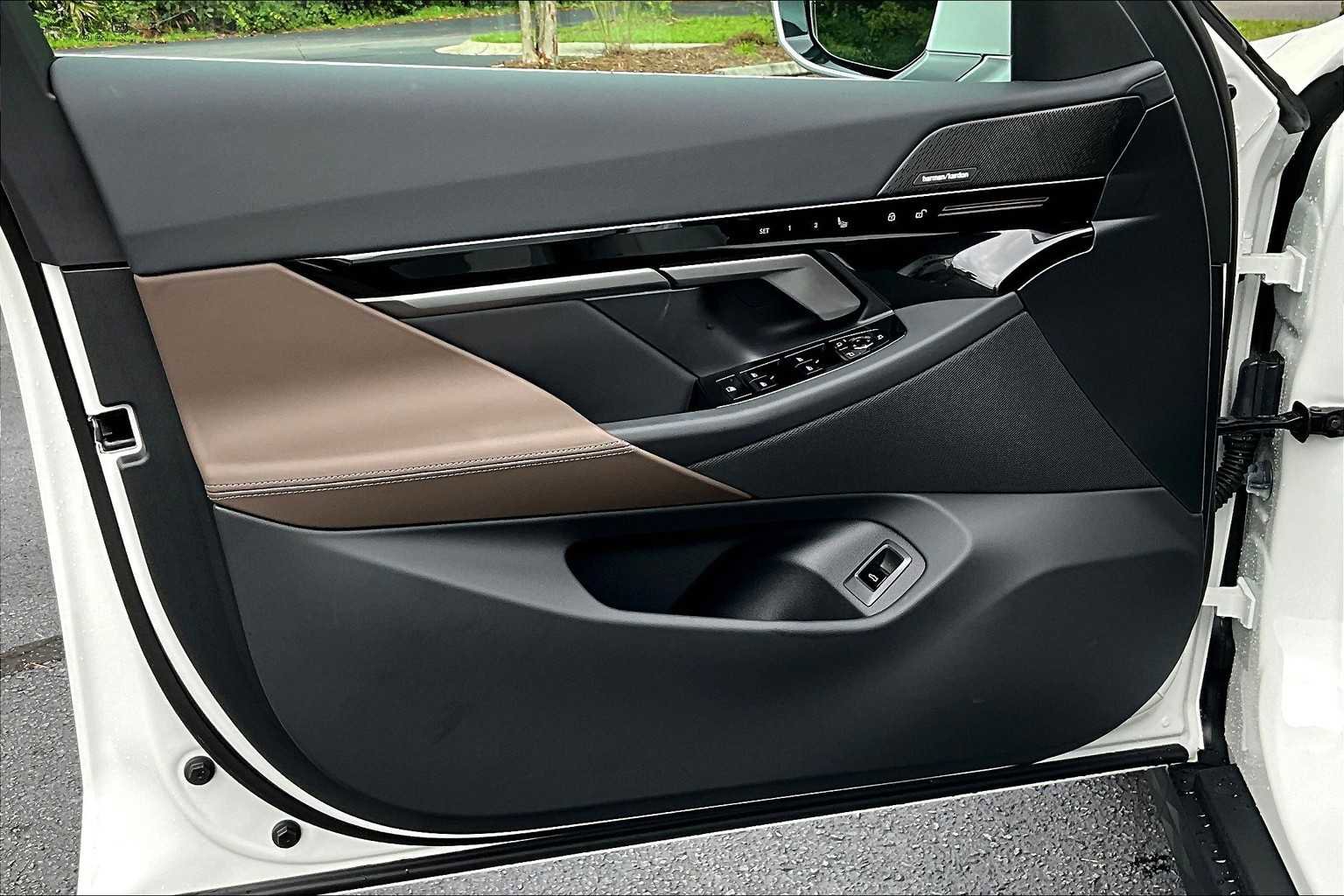 New 2026 BMW 530i w/ Premium Package image 10