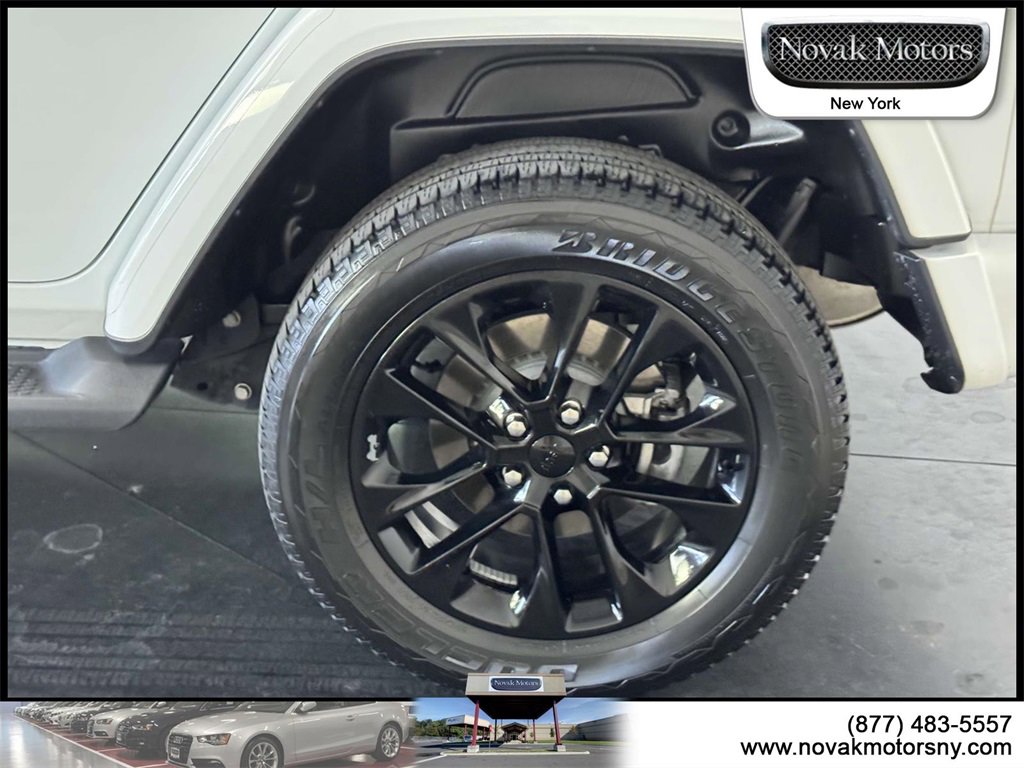 Used 2023 Jeep Wrangler Altitude image 10