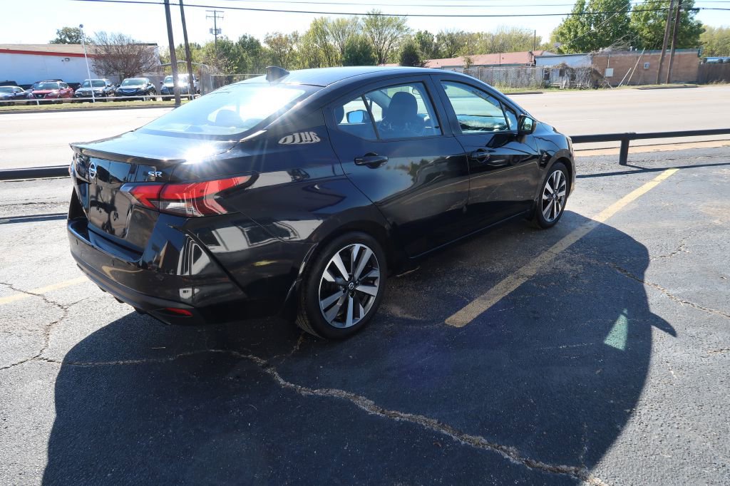 Used 2020 Nissan Versa SR image 3