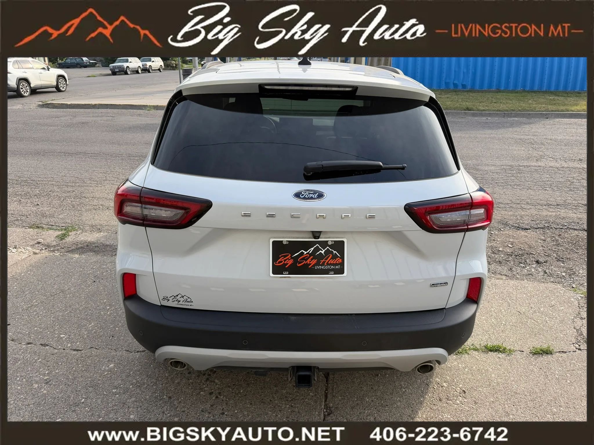 Used 2025 Ford Escape SE w/ Class II Trailer Tow Package FWD image 8