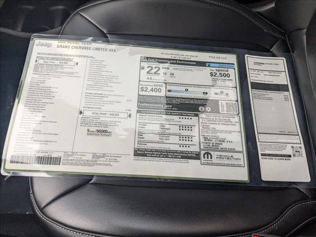 New 2025 Jeep Grand Cherokee Limited w/ Black Appearance Package image 19