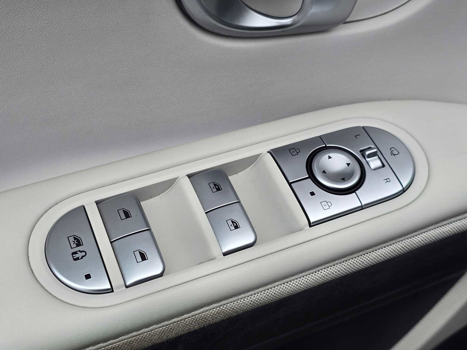 Used 2023 Hyundai Ioniq 5 SEL image 25