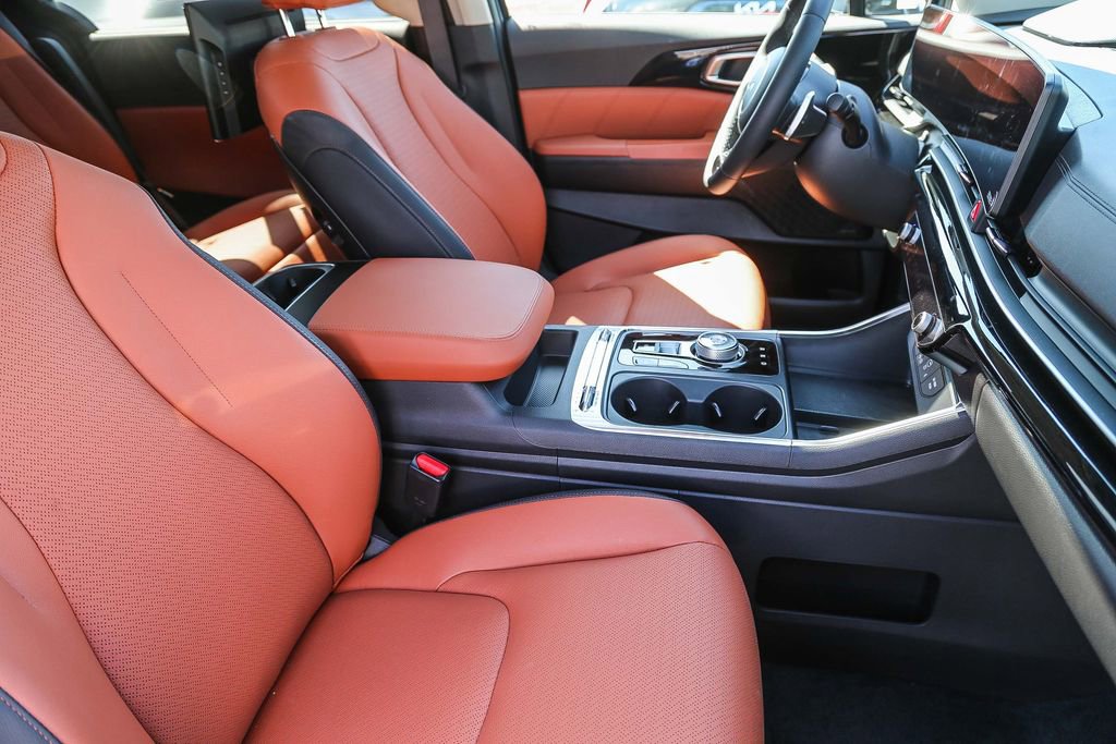 Certified 2025 Kia Carnival SX Prestige FWD image 15
