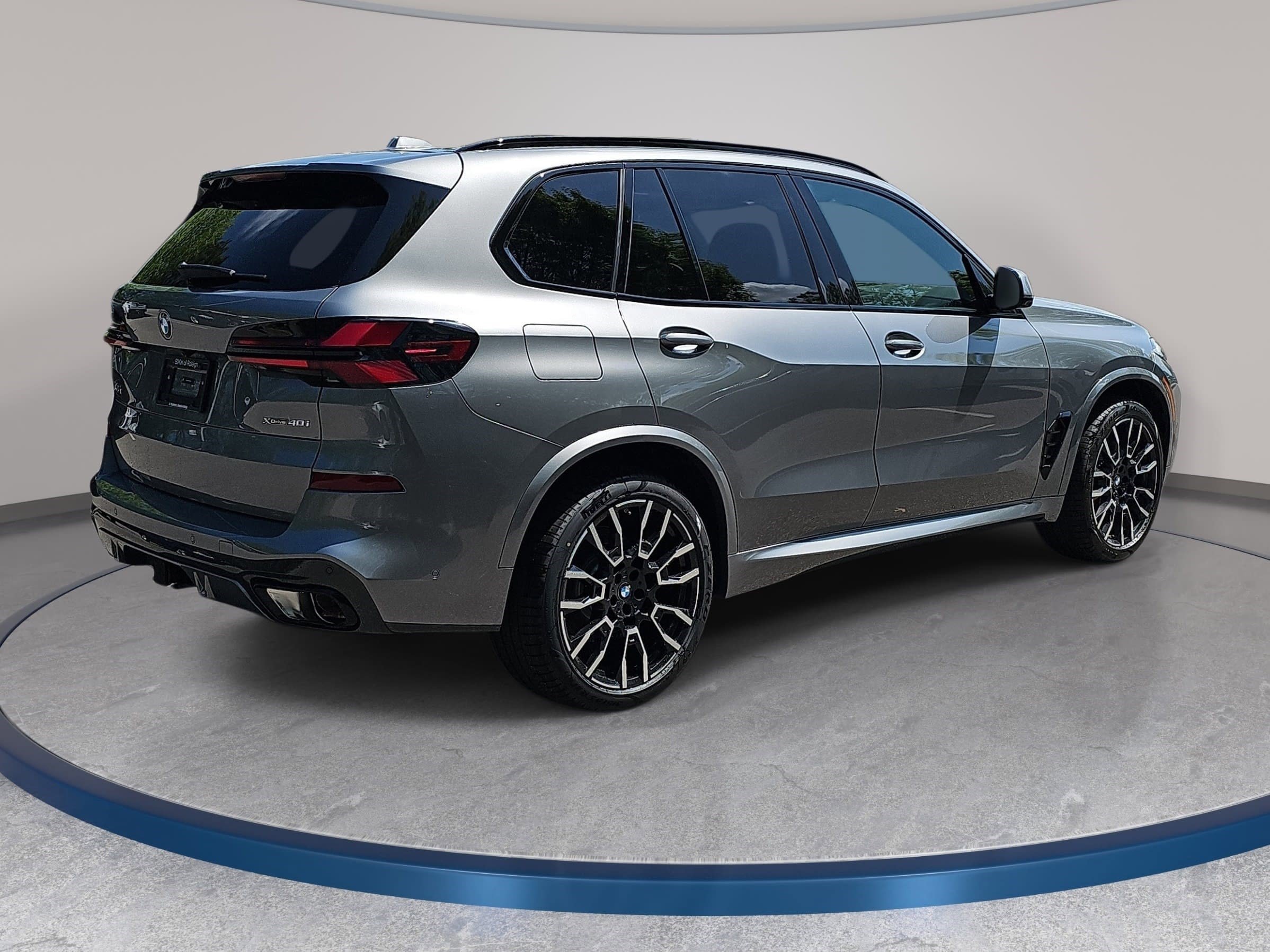 New 2026 BMW X5 xDrive40i w/ M Sport Package AWD/4WD image 5