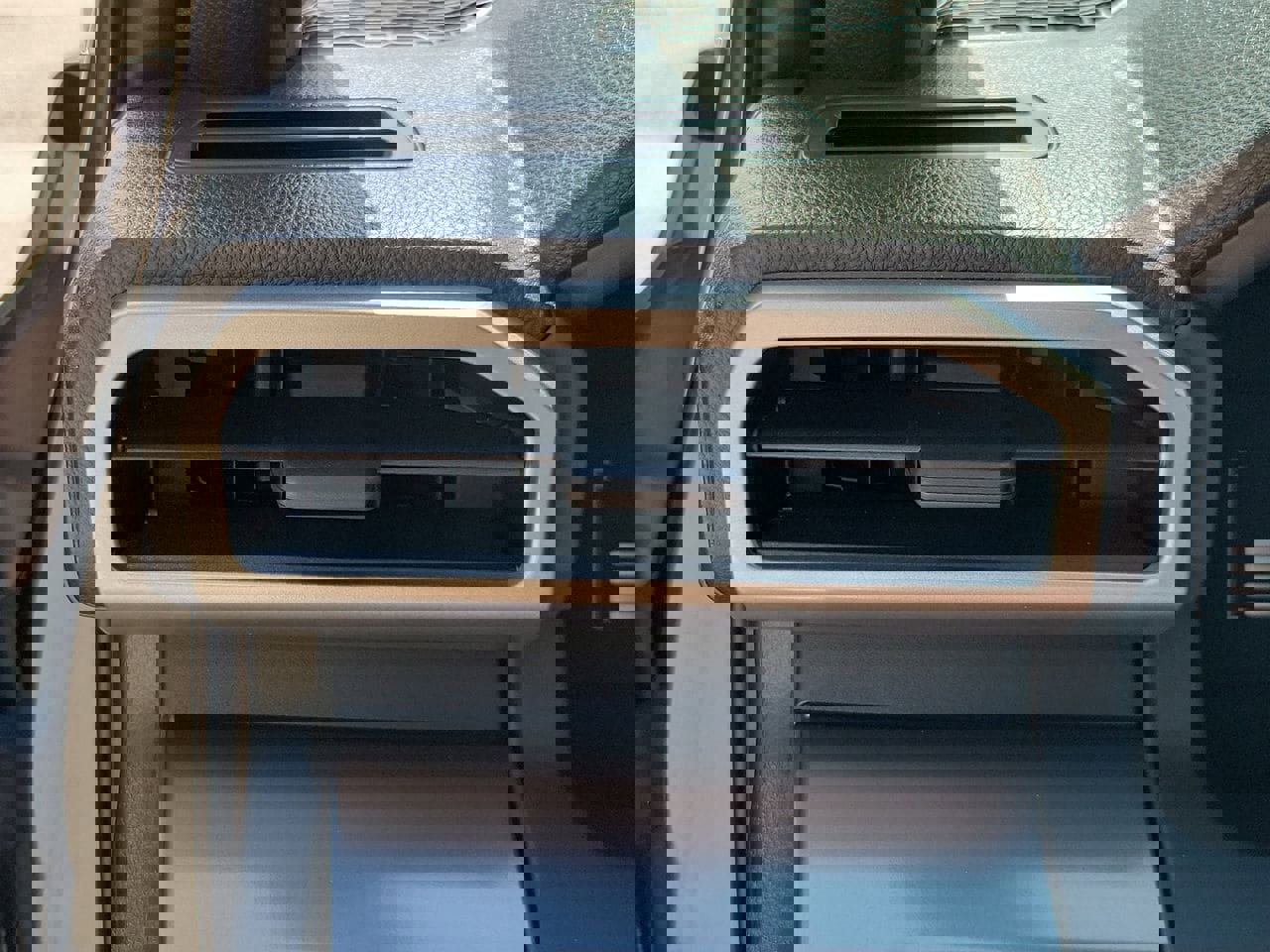 Used 2024 Toyota Tacoma SR5 w/ SR5 Upgrade Package image 32