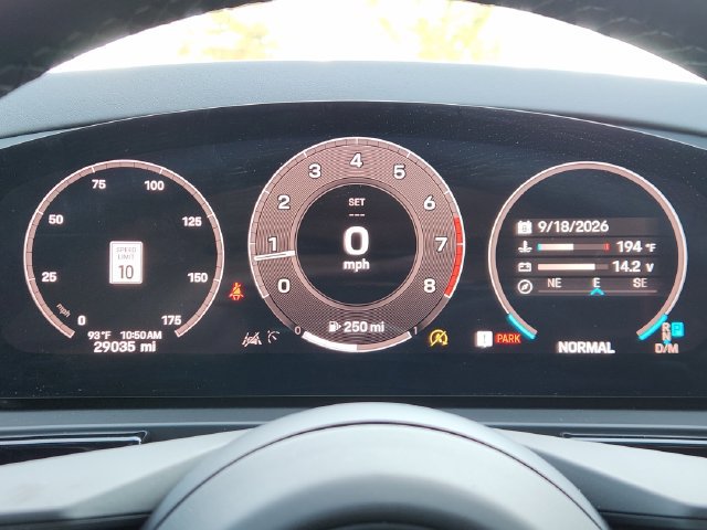 Used 2024 Porsche Cayenne AWD/4WD image 14