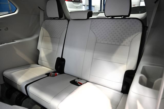 New 2026 GMC Acadia Denali w/ Super Cruise Package image 12