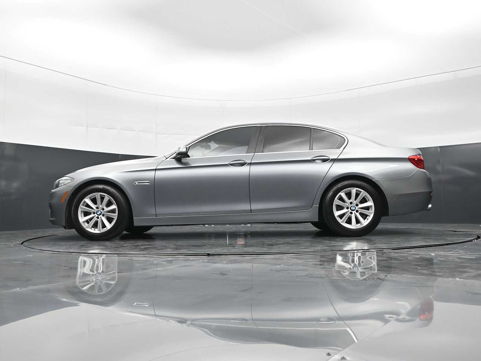 Used 2015 BMW 528i Sedan RWD image 32