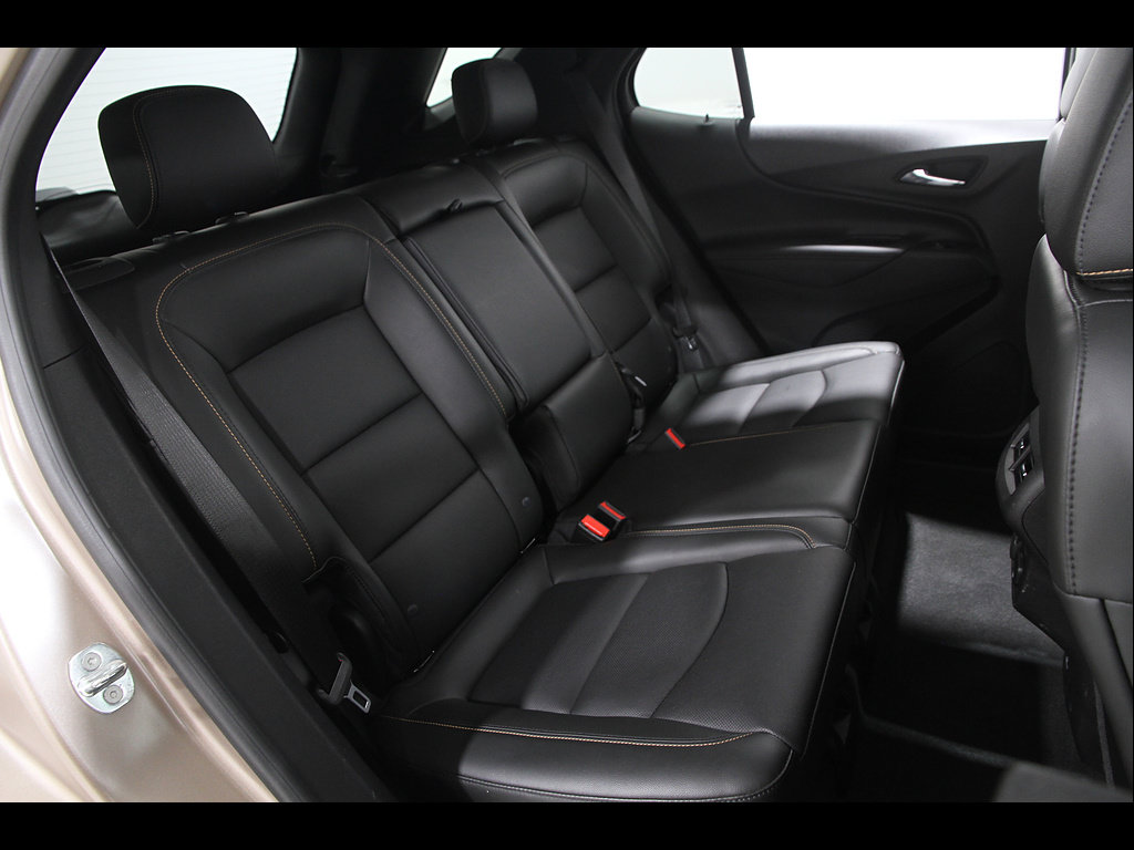 Used 2018 Chevrolet Equinox Premier FWD image 18