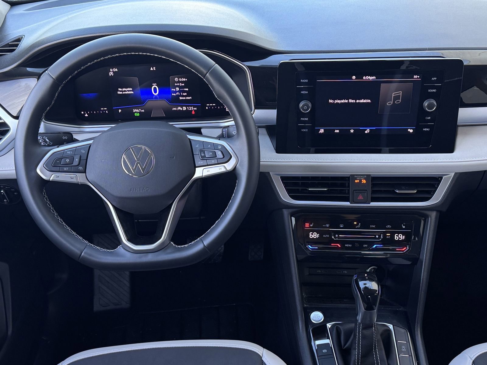 Used 2025 Volkswagen Taos SE image 12