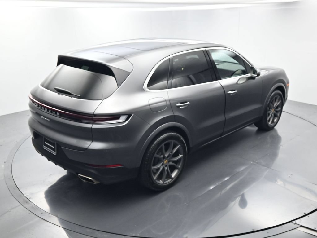 Certified 2024 Porsche Cayenne AWD/4WD image 39