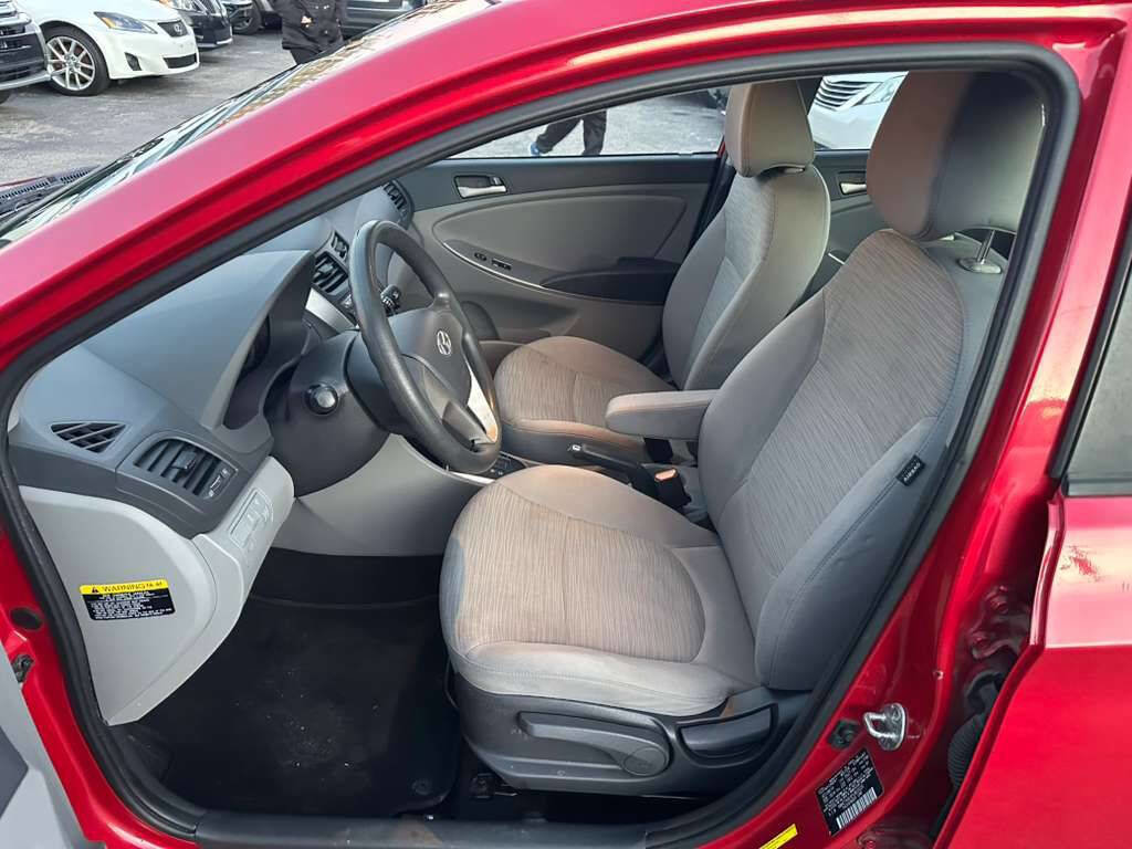 Used 2015 Hyundai Accent GLS image 11