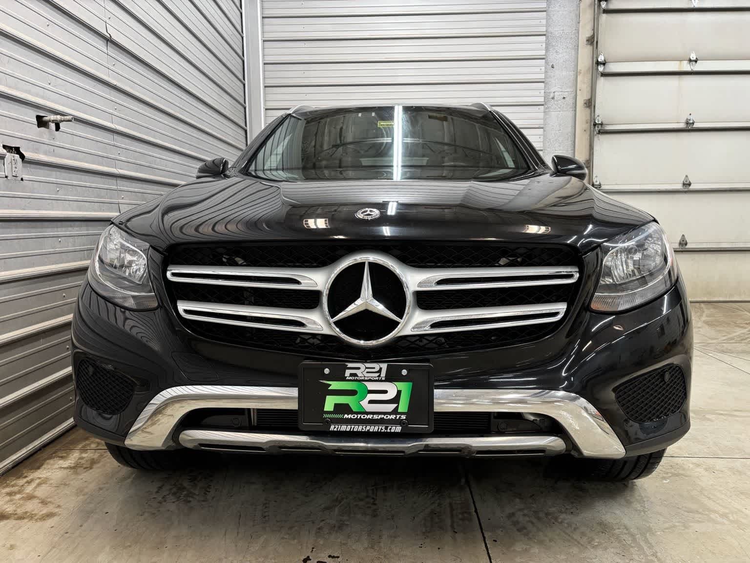 Used 2019 Mercedes-Benz GLC 300 4MATIC image 3