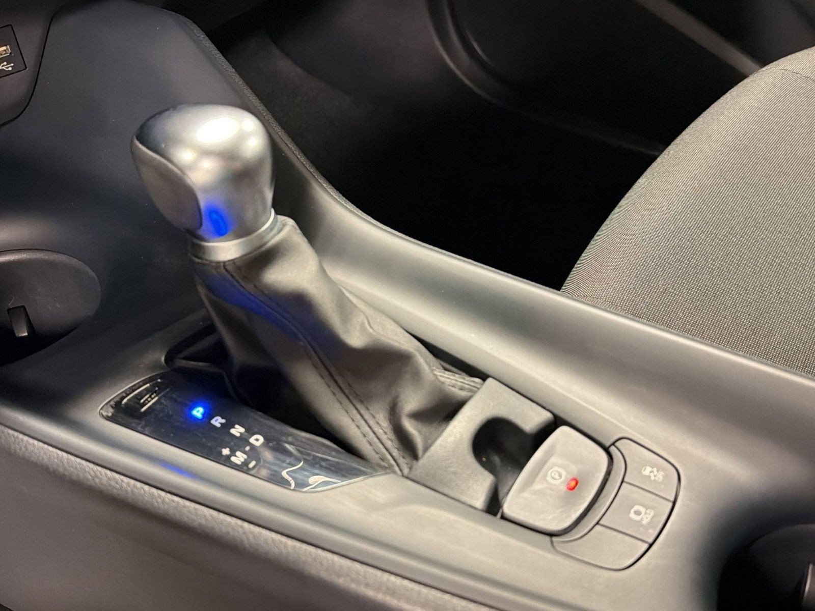 Used 2021 Toyota C-HR LE image 17