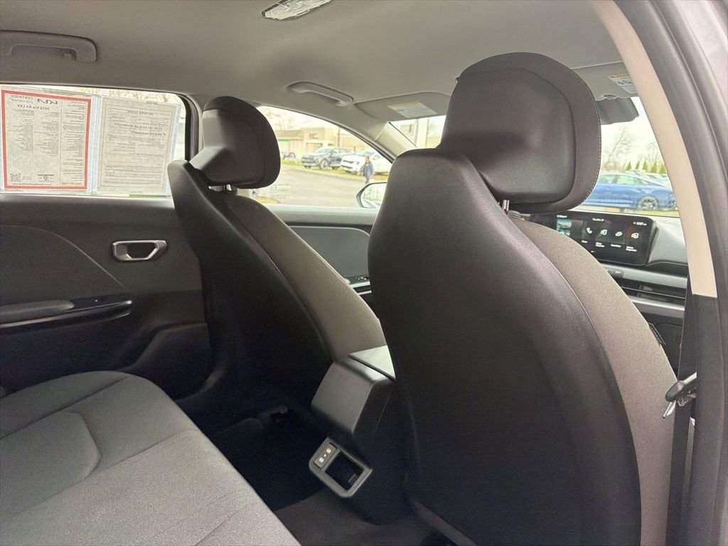Used 2025 Kia K4 LXS image 14