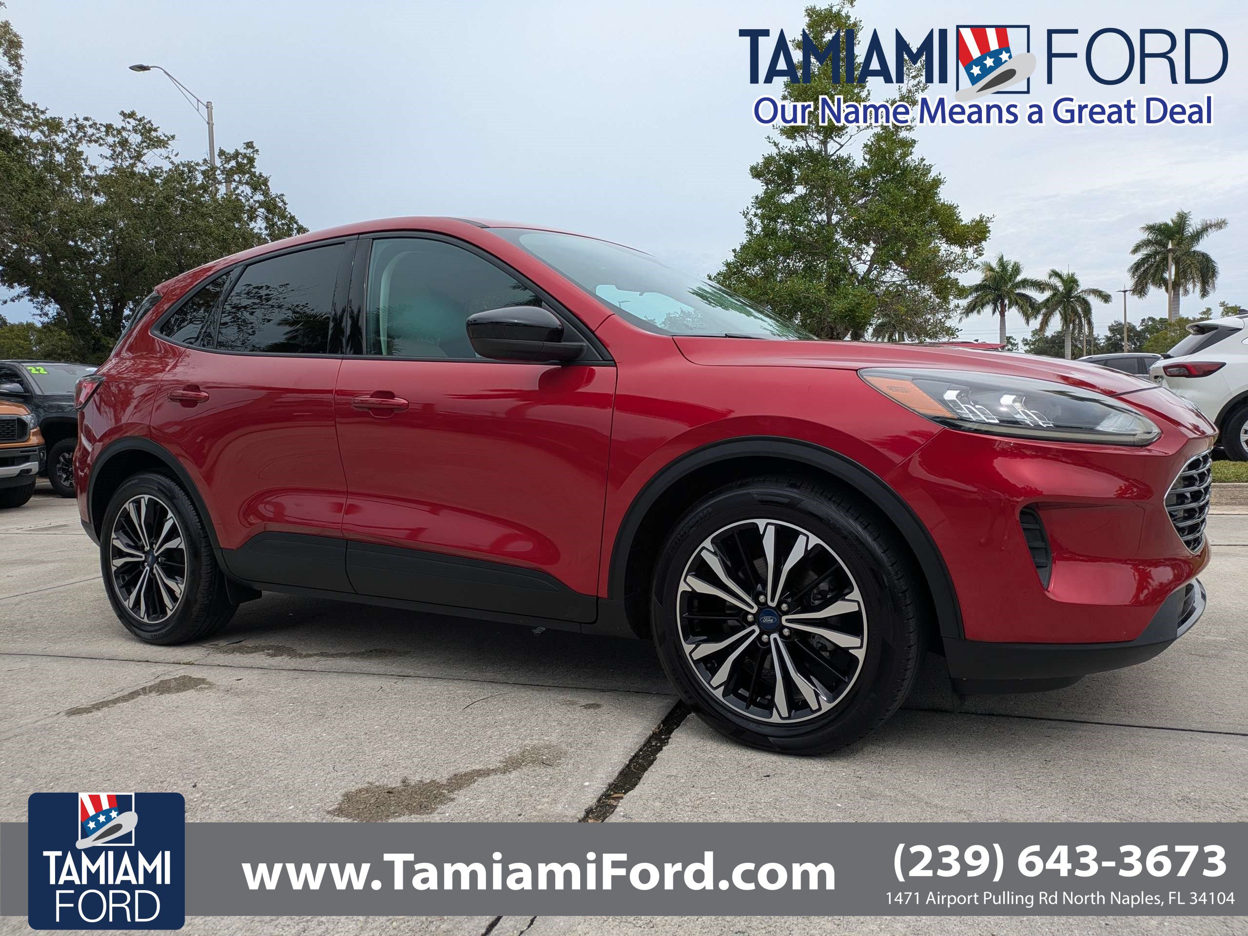 Used 2021 Ford Escape SE w/ SE Sport Appearance Package FWD image 1