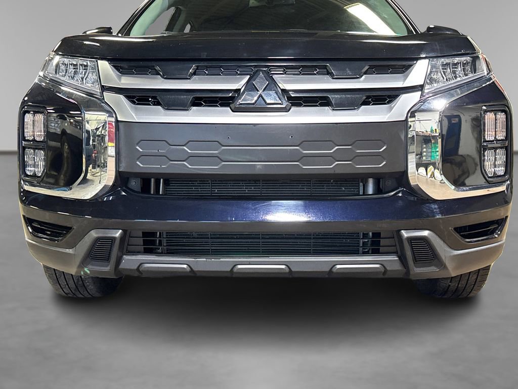 Used 2025 Mitsubishi Outlander Sport SE AWD/4WD image 14